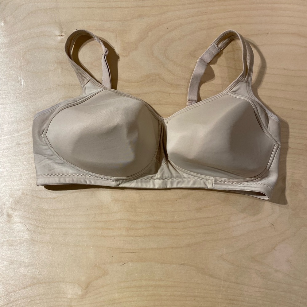 Vanity Fair Neutral Tone No Wire Bra 40 D (OE)